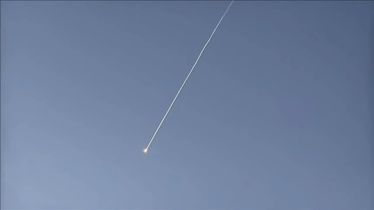 UAE tvrdi da je protivvazdušna odbrana presrela 6 balističkih raketa i 21 dron iz Irana