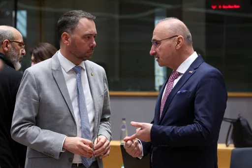 Prévot op diplomatieke missie in China en Hong Kong: Pleidooi voor dialoog en eerlijke handel