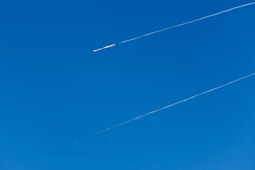 صافرات الإنذار تدوي في شمال إسرائيل بعد رصد صواريخ من إيران