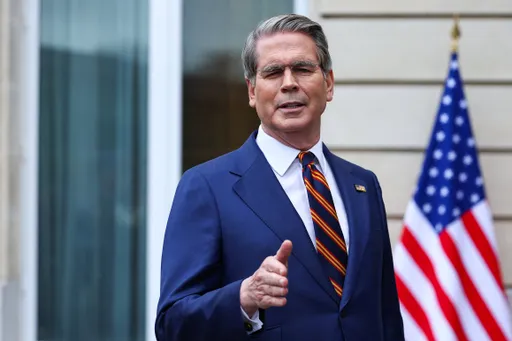 САД дозволуваат иранските танкери да минуваат низ Ормускиот теснец