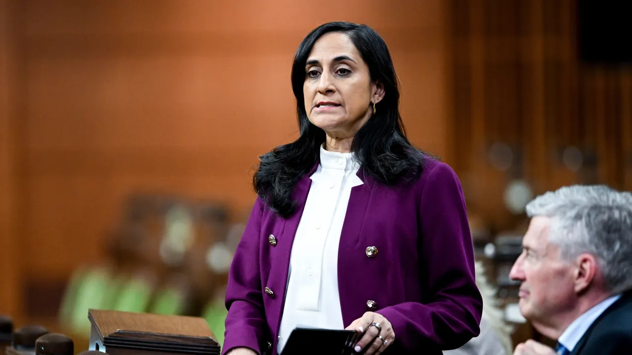 Глава МИД Канады посетит Турцию