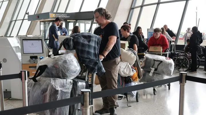 White South Africans return home despite Trump alleging 'persecution'