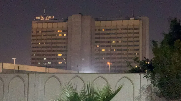 هجمات متزامنة.. مسيّرة تضرب فندقاً دبلوماسياً ببغداد ومقتل 6 من الحشد الشعبي بقصف بالأنبار