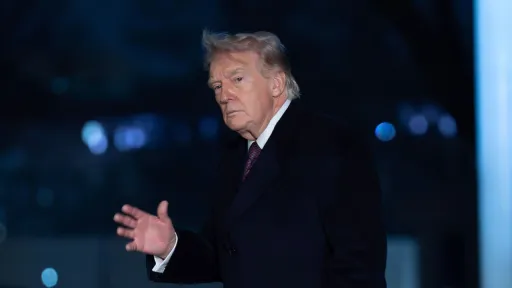 ترمب: نجري محادثات مع إيران وأعتقد أنهم غير مستعدين.. وسفينة ”لينكولن” لم تتعرض لأي هجوم