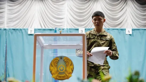 Казахстан проголосовал за новую конституцию