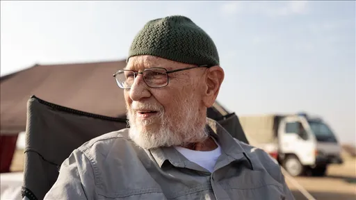 Dirljiva priča: Amerikanac u 83. godini hodao put Hidžre za svoju umrlu suprugu