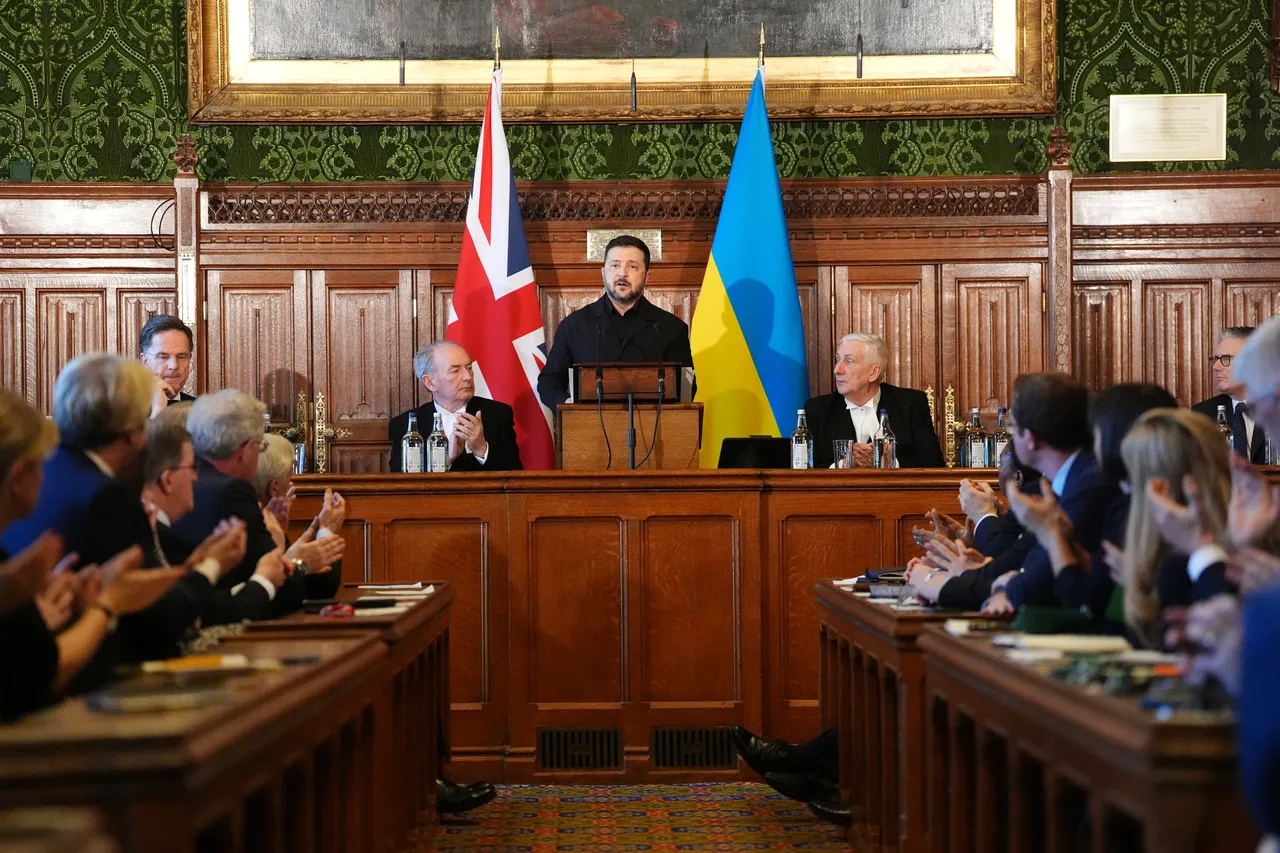 Zelensky vreest afleidend effect oorlog Iran, EU financiert herstel oliepijpleiding