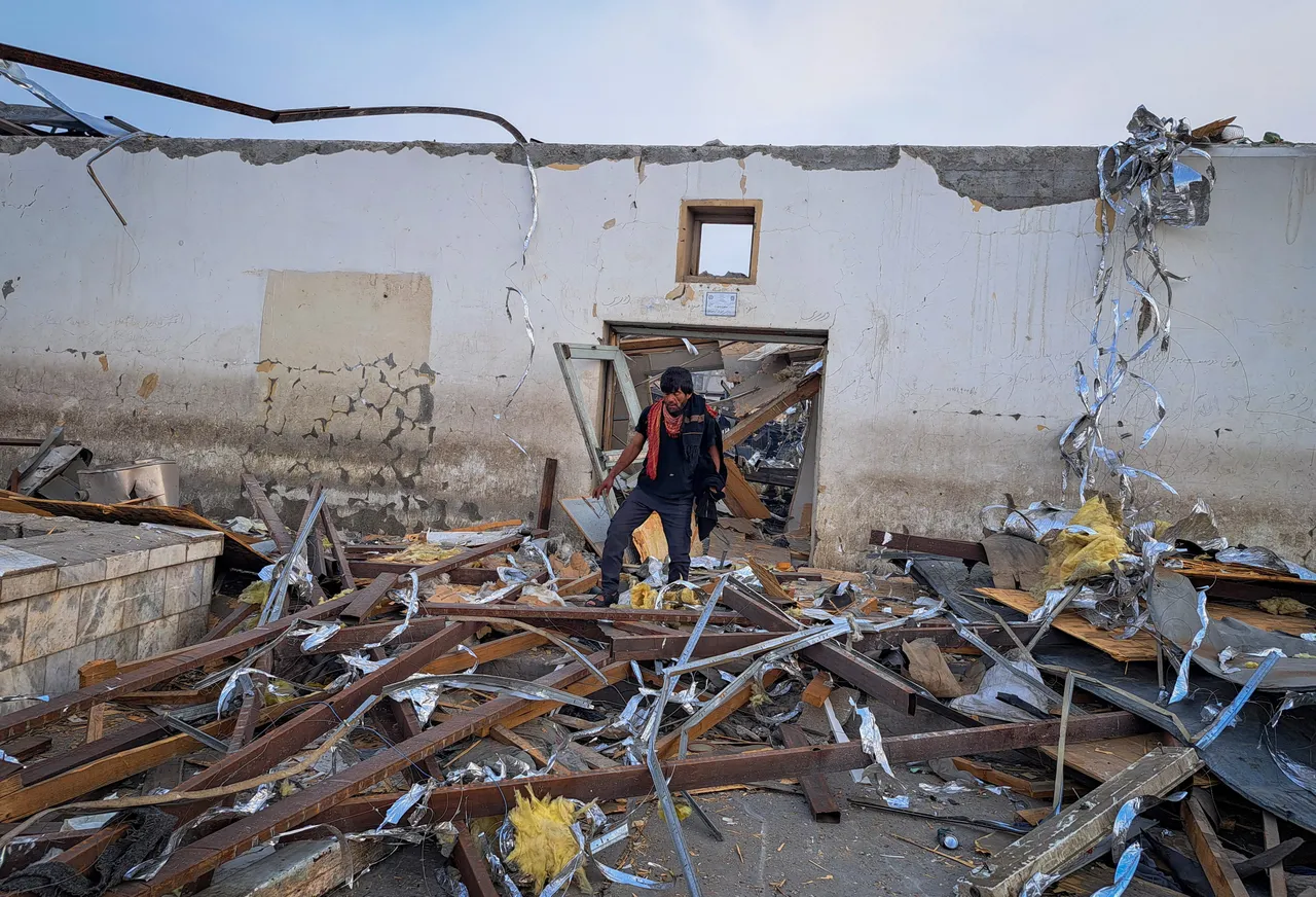 सूचना मंत्री के अनुसार, पाकिस्तान ने हालिया हवाई हमलों में अफगान सैन्य ठिकानों को निशाना बनाया।