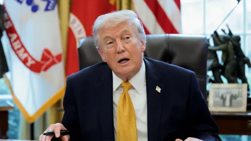 Трамп: «Парсы шығанағына қарымта соққы болатынын білсек те, Иранға шабуыл жасар едік»