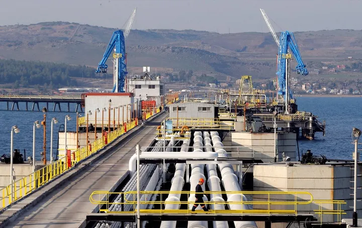 250 ألف برميل يومياً.. العراق يعلن استئناف تصدير النفط عبر ميناء جيهان التركي