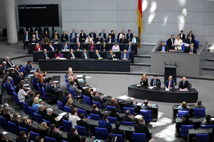 Umfrage: 76 Prozent mit Bundesregierung unzufrieden