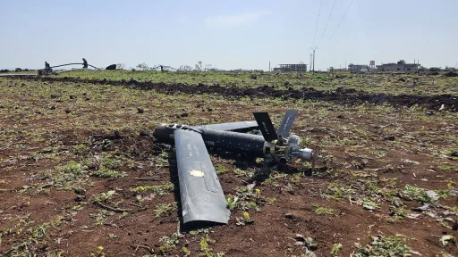 سقوط مسيّرات إيرانية جنوبي سوريا.. واعتراض صواريخ وطائرات مسيّرة في عدة دول خليجية