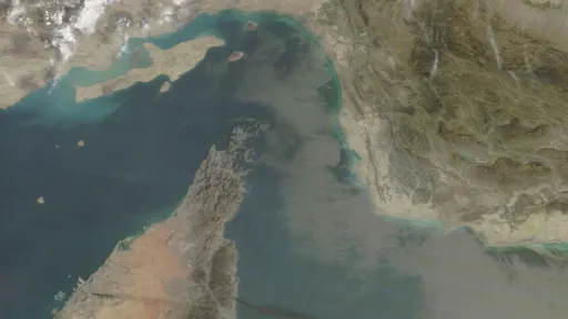 Иран наращивает экспорт нефти через Ормуз