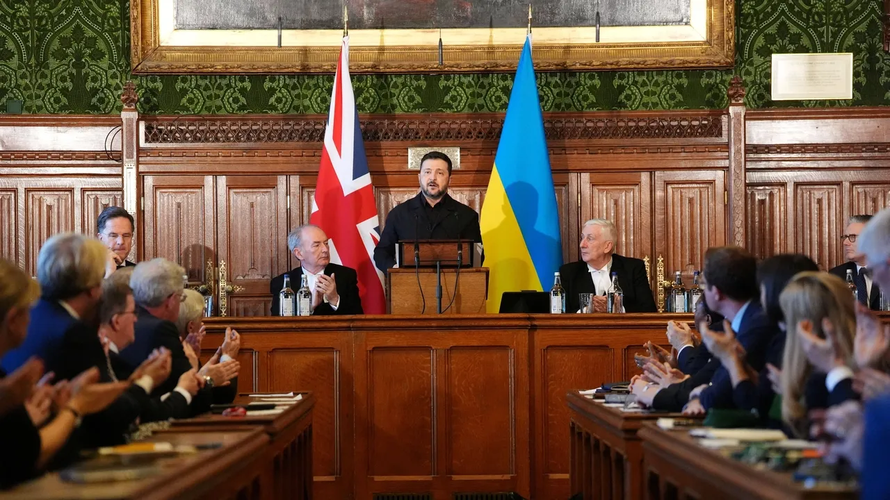 Starmer appelle à "maintenir l'attention sur l'Ukraine”, lors d’une visite de Zelensky à Londres