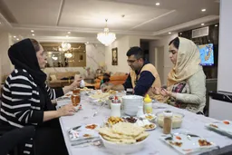 Как иранцы провожают Рамадан под ракетами?