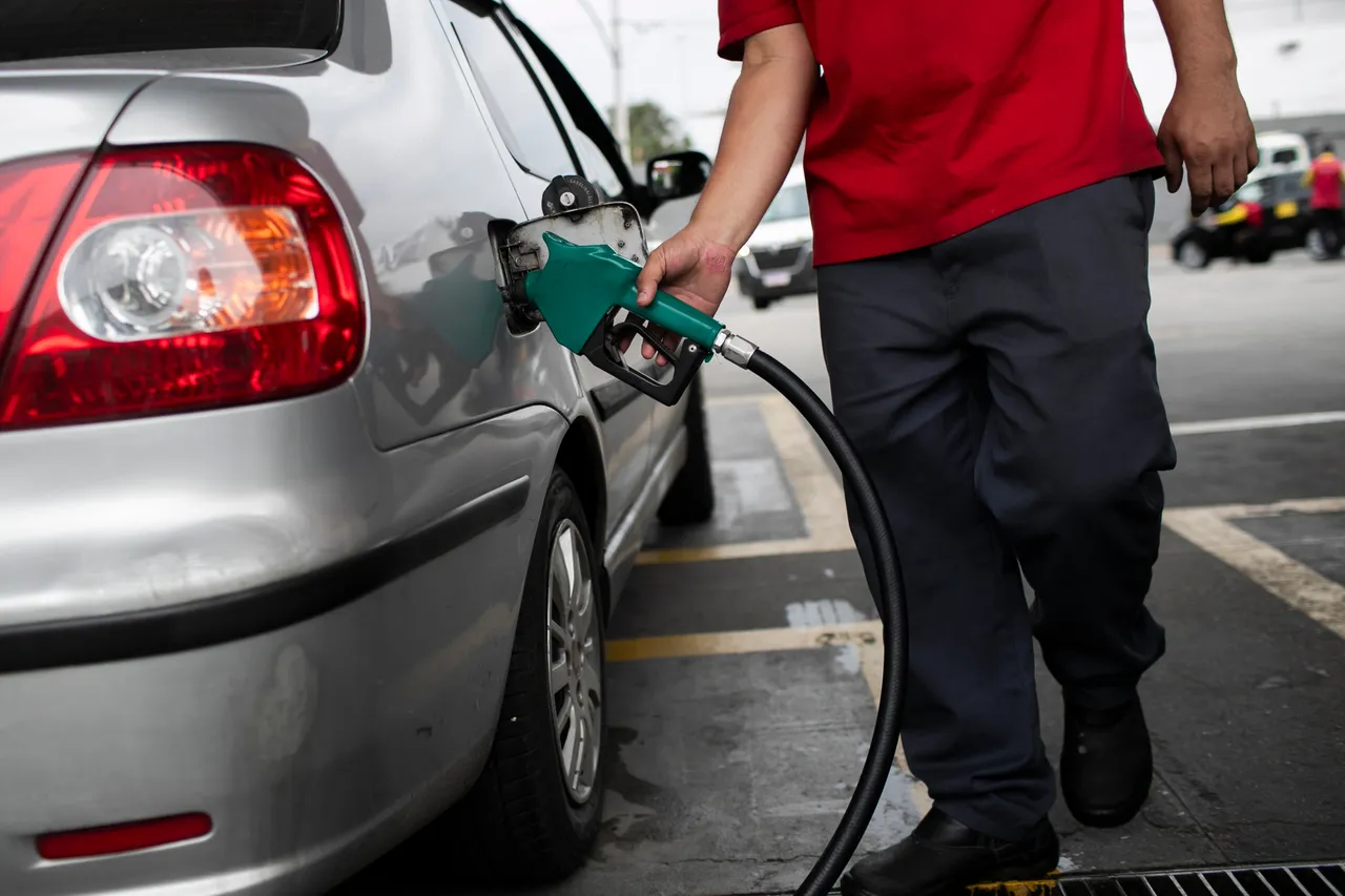 Дизелот поскапува за 3,5 денари, бензинот останува со истата цена