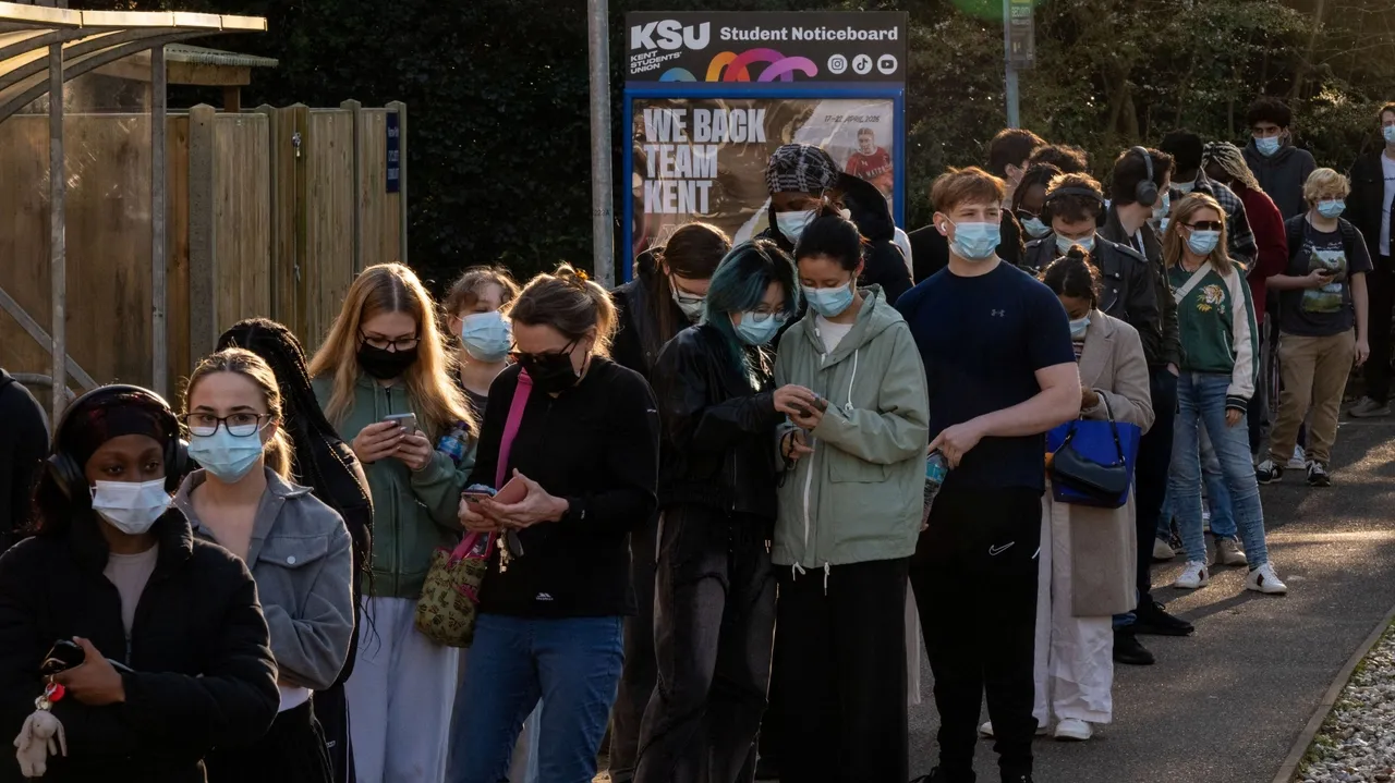 Что за инфекция бушует в Британии?