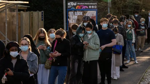 Что за инфекция бушует в Британии?