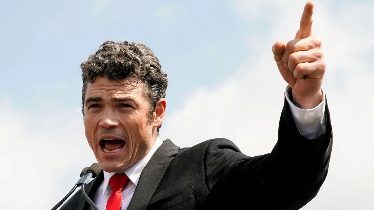 FBİ terroprçılıqqa qarşı bülekneñ êlekkege citäkçesen mäğlümat urtaqlaşuda şöbhälänep tikşerä