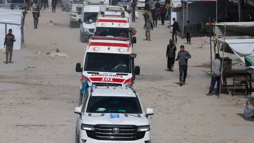 استشهاد 4 فلسطينيين بغزة عشية عيد الفطر.. ومرضى وجرحى يغادرون القطاع عبر معبر رفح