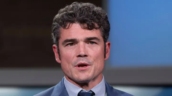 Joe Kent, visé par une enquête après avoir affirmé qu’Israël a poussé les États-Unis à la guerre