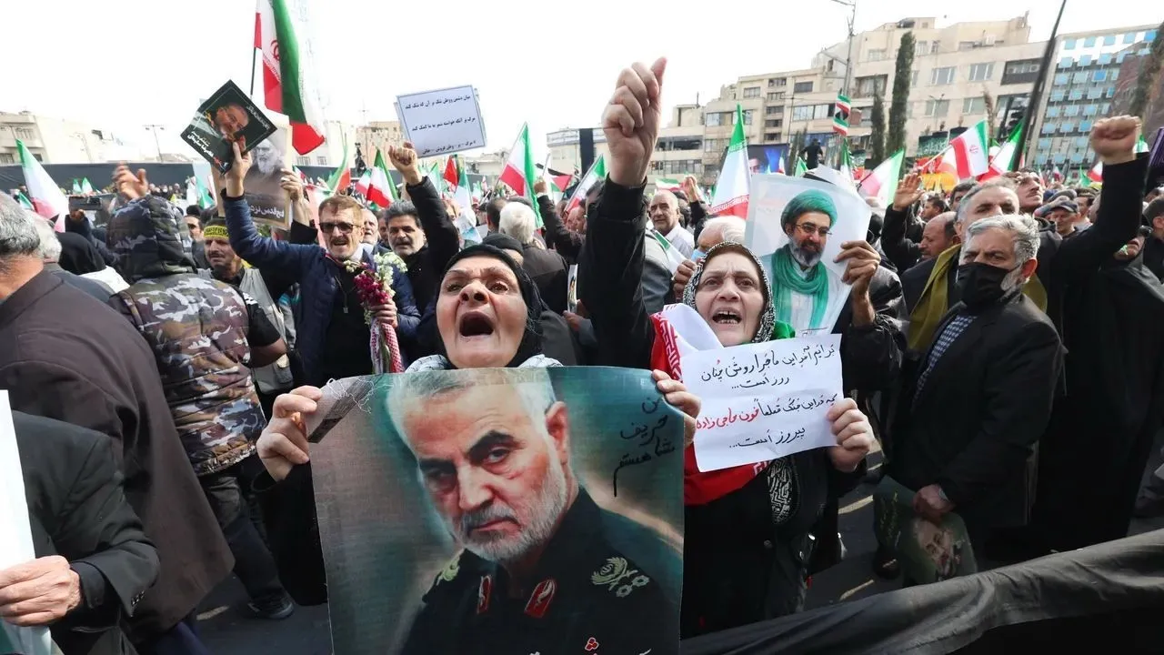 رهبر ایران: عاملان ترور علی لاریجانی به‌زودی تاوان خواهند داد