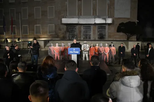 Shqipëri, opozita vazhdon protestën "Foltore"