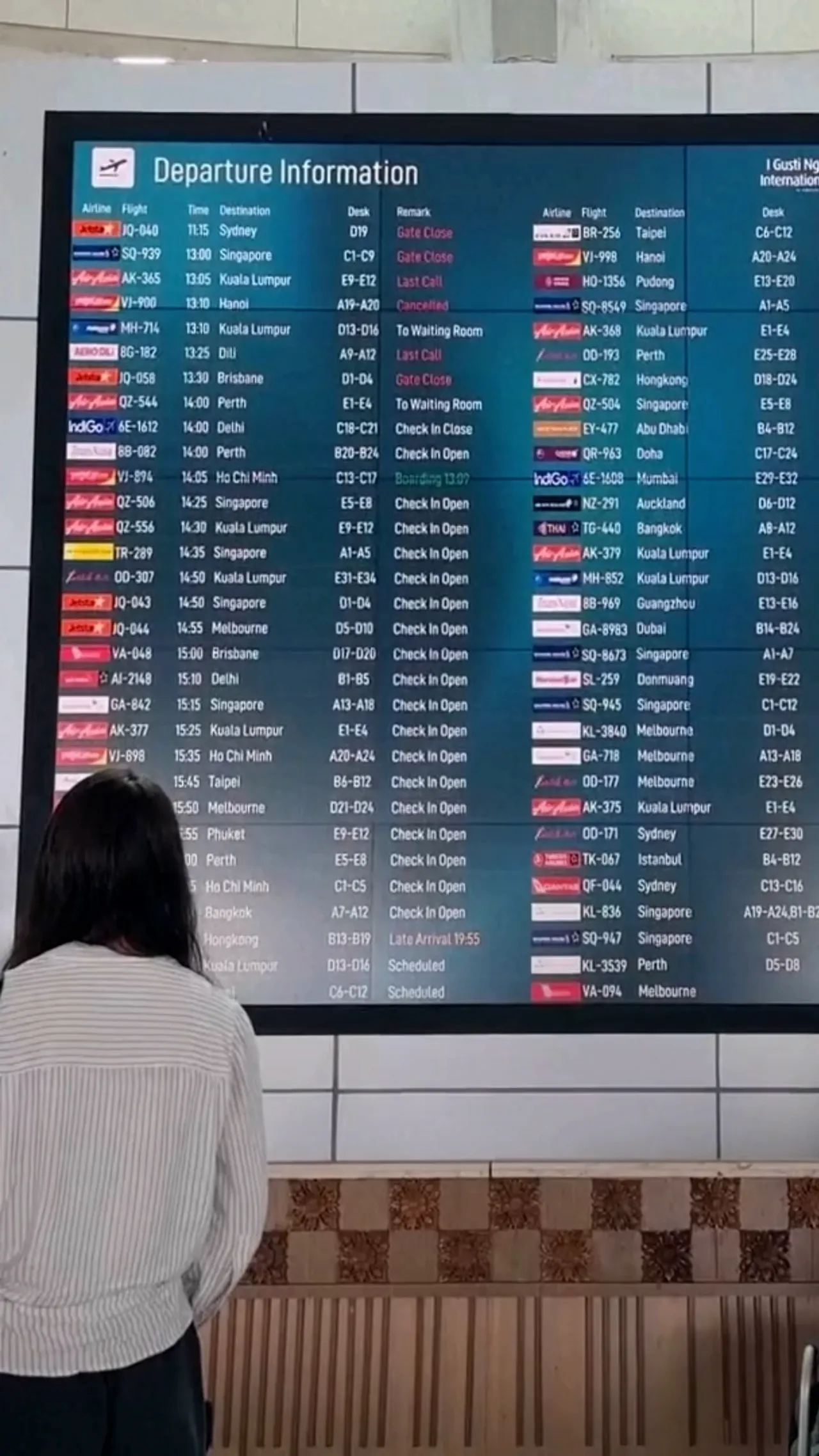 Ribuan penumpang di Bandara Bali terdampak pembatalan penerbangan ke Timur Tengah