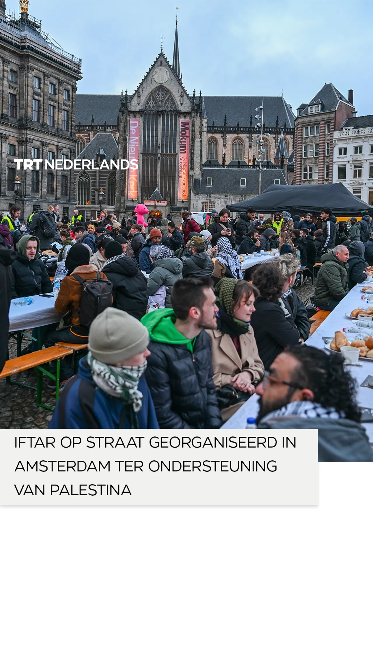 Iftar op straat georganiseerd in Amsterdam ter ondersteuning van Palestina