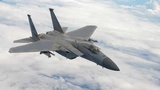 В США признали потерю трех истребителей