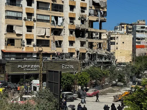 Либанскиот премиер најави забрана за воените активности на Хезболах