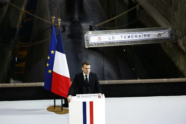 Macron zapowiada rozbudowę arsenału nuklearnego i współpracę z Europą
