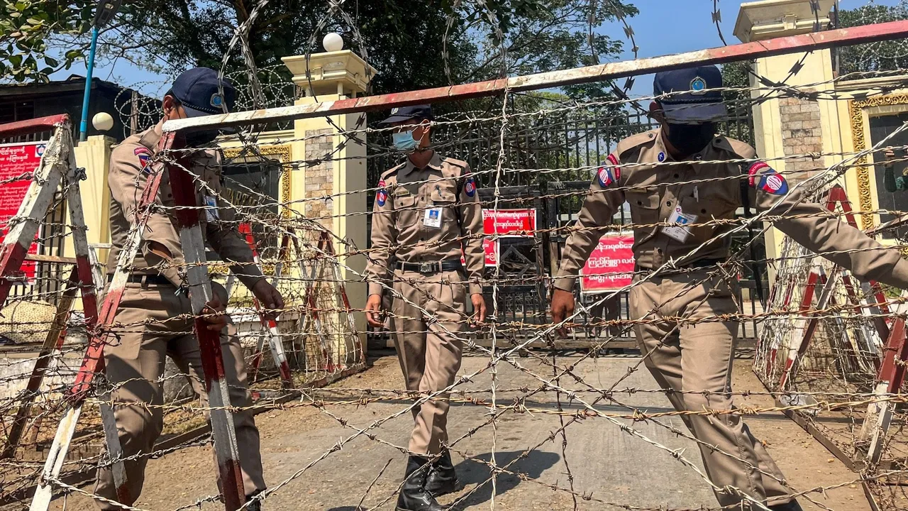 Мьянма армиясы 10 мың тұтқынды рақымшылықпен босатты