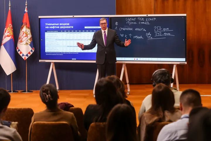 Vučić najavio mjere zbog energetske krize i poručio da će cijena gasa biti veći problem od nafte