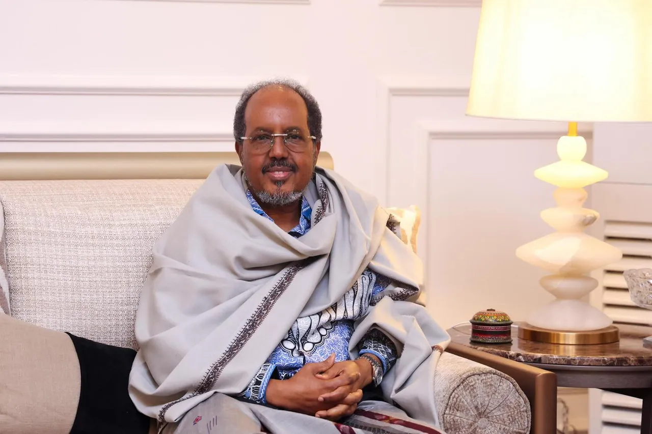 Madaxweynaha JFS Xasan Sheekh Maxamuud oo hambalyada Ciidul Fidriga u diray shacabka Soomaaliyeed