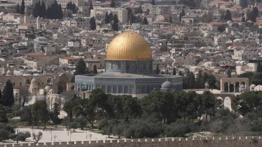 İzrail "Äl-Aqsa" mäçetendä bäyräm namazın tıydı