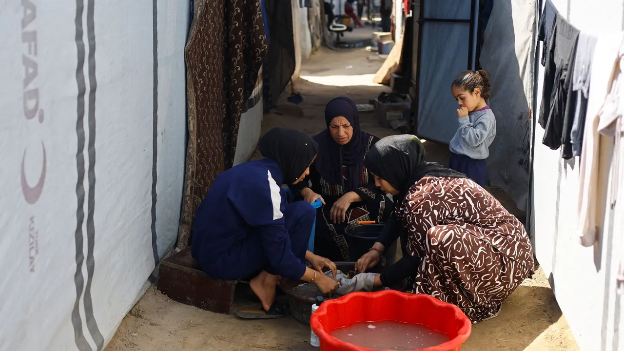 ONU alerta que as restrições israelitas à ajuda agravam a crise para as mulheres e raparigas em Gaza