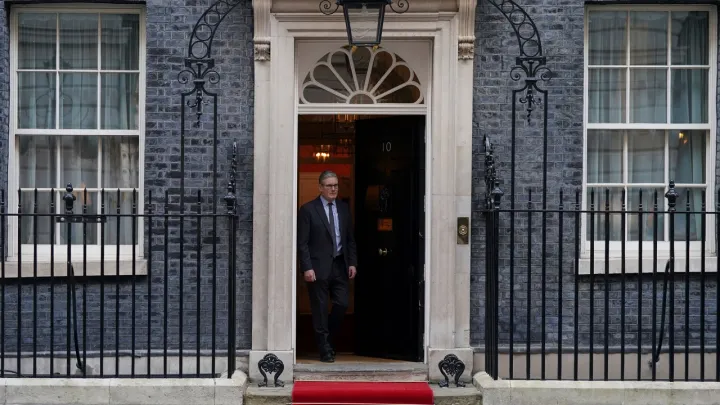 Reino Unido permite que os EUA usem bases perto de Ormuz para ataques ao Irão