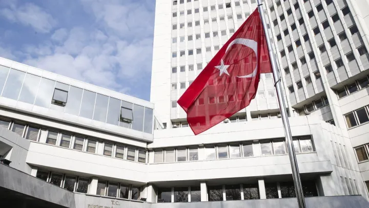 La Türkiye condamne les frappes d’Israël dans le sud de la Syrie