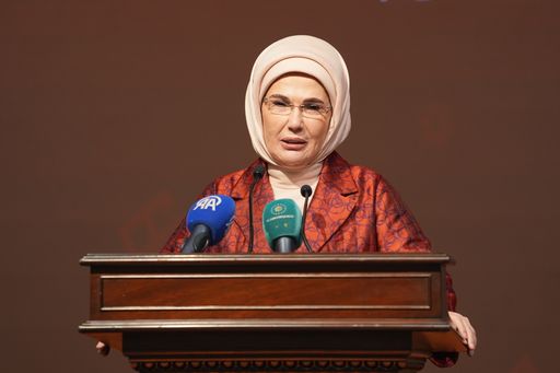 Emine Erdoğan shënon Ditën Botërore të Ujit  paralajmëron rritjen e rreziqeve nga mungesa e ujit
