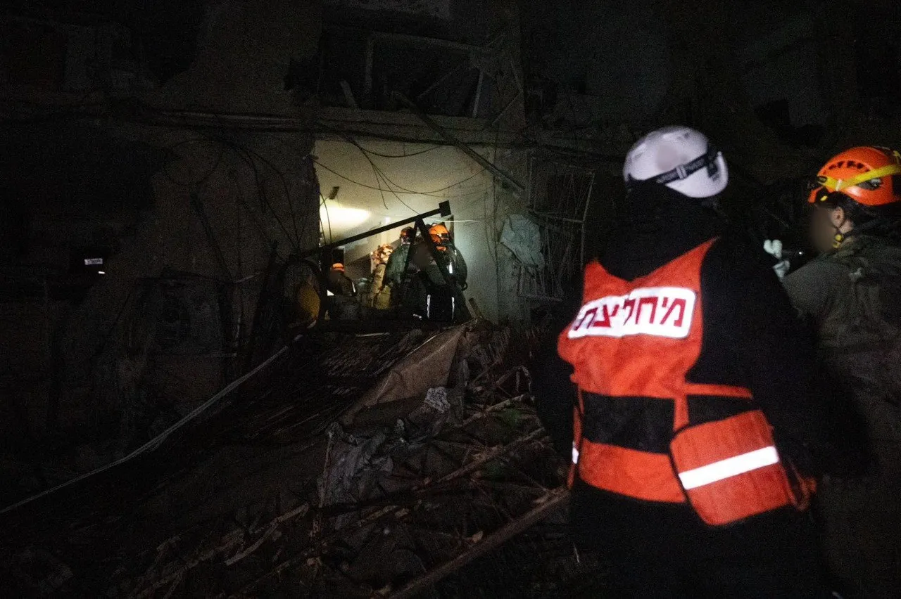 زخمی شدن بیش از ۱۰۰ نفر در پی حملات موشکی ایران به جنوب اسرائیل