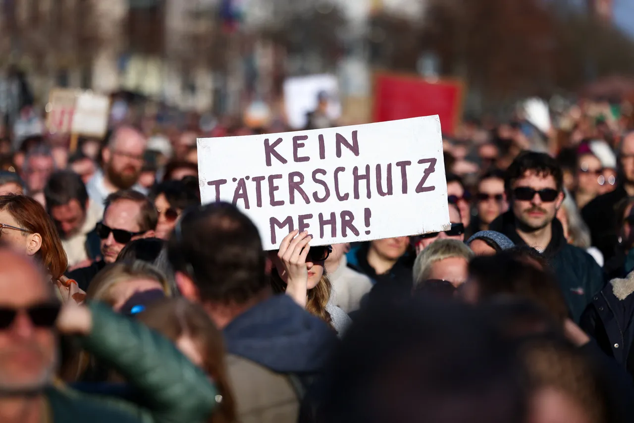 Tausende demonstrieren gegen digitale sexuelle Gewalt