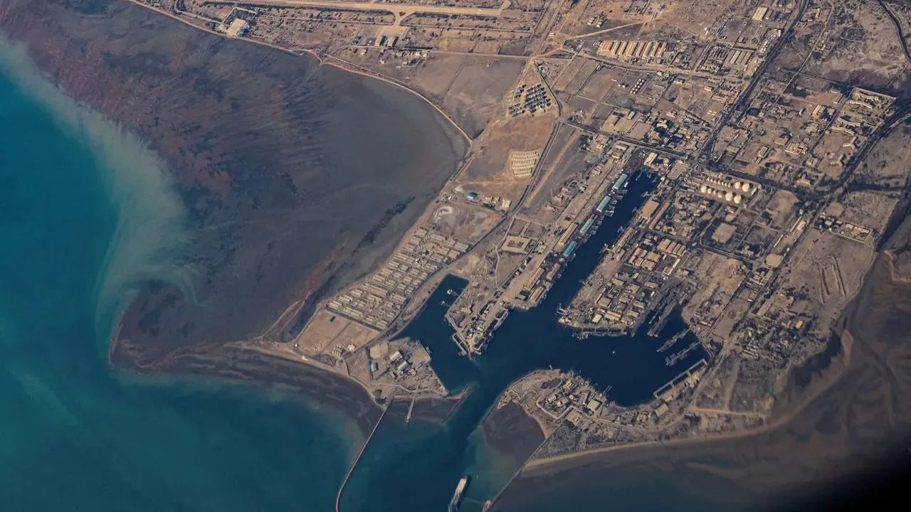 مقام ایرانی در واکنش به ترامپ: ساکنان اسرائیل و منطقه آب ذخیره کنند و موبایلهایشان را شارژ کنند