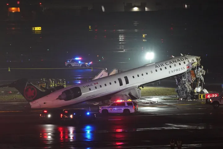 Runway collision grounds flights at New York’s LaGuardia Airport