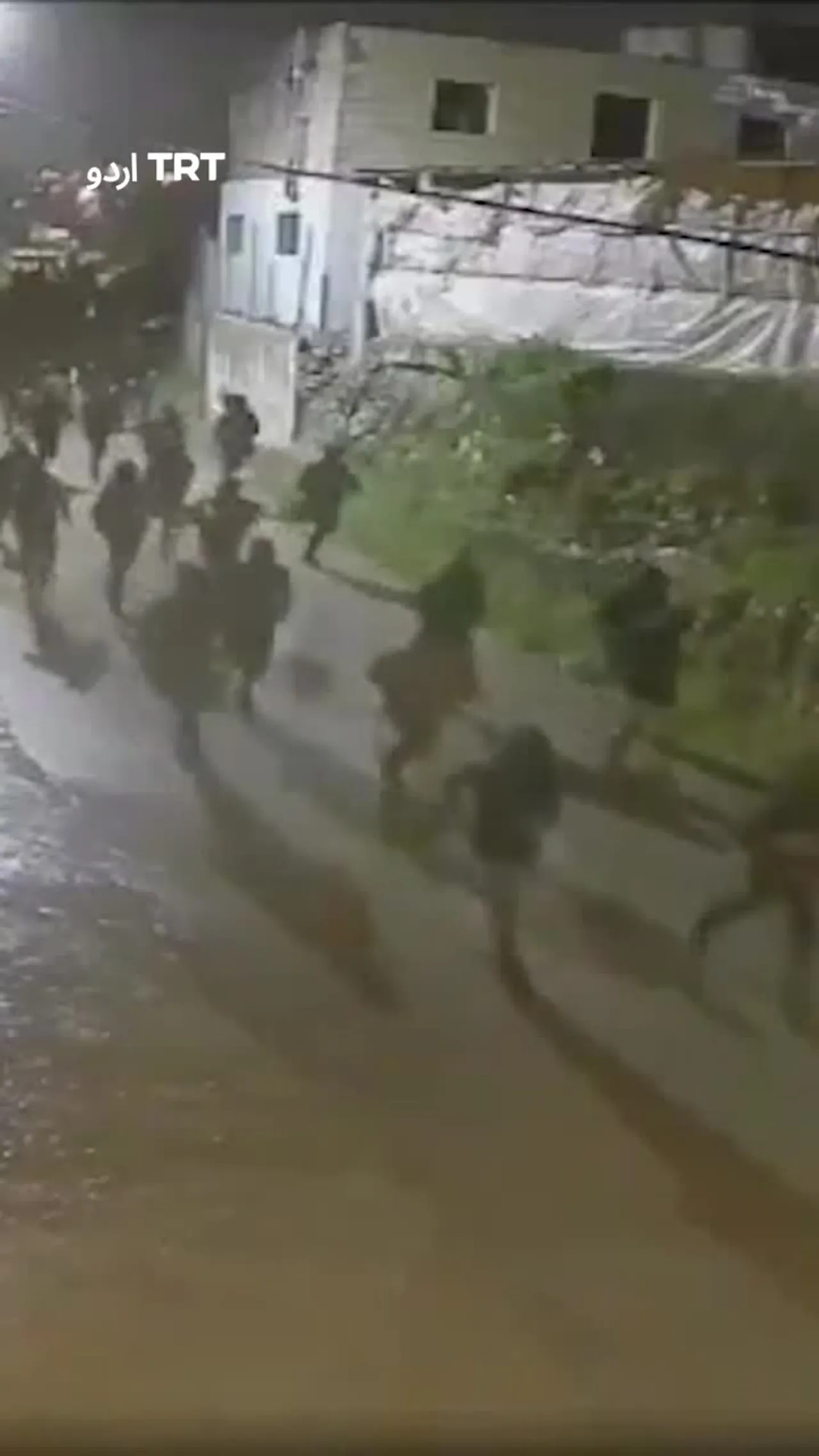 غیر قانونی اسرائیلی آباد کاروں نے فلسطینی گاؤں پر حملہ کر دیا
