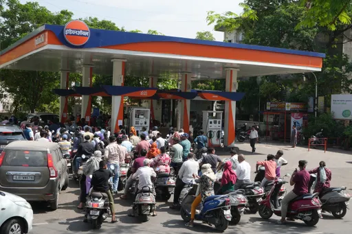 लोकसभा में मध्य पूर्व युद्ध के असर पर बहस, विपक्ष ने युद्ध के अर्थव्यवस्था पर प्रभाव पूछे