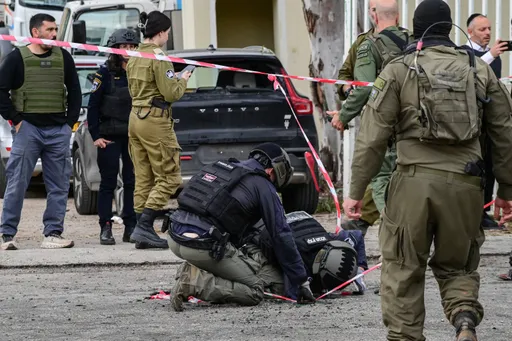 إصابة إسرائيلي بهجوم صاروخي على كريات شمونة.. وحزب الله ينفذ 15 عملية ضد تجمعات لجيش الاحتلال