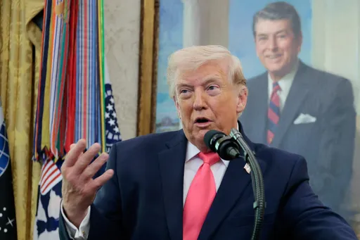 Trump reiterates talking with 'right' Iranian interlocutors