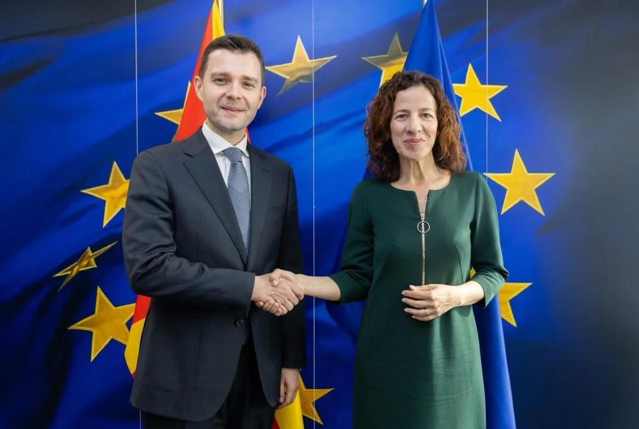 Mucunski në Bruksel takon Roxana Minzatun, fokus në arsimin dhe programet evropiane