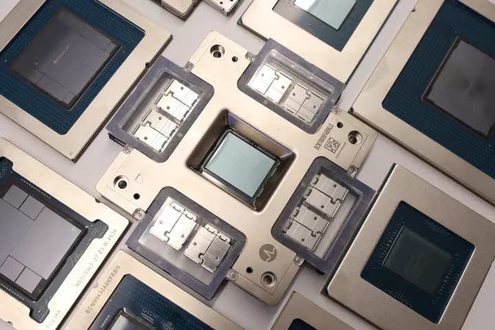 „Тошиба“ во преговори со „Мицубиши Електрик“ и „РоХМ“ за интеграција во бизнисот со чипови